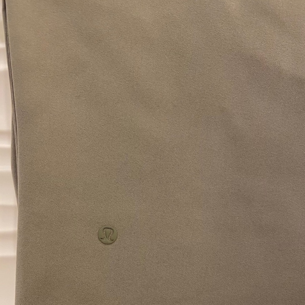 NWT Lululemon On The Fly Crop Woven - Picture 10 of 14